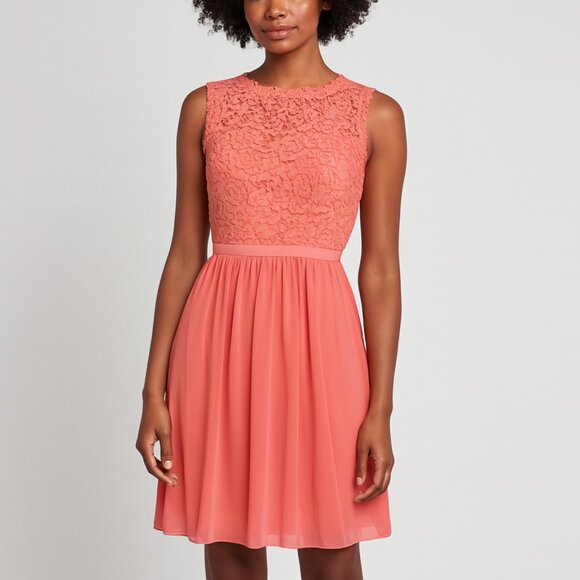 David’s Bridal Coral Pink Lace Chiffon Sleeveless Fit & Flare Dress Women’s Sz 2 - Picture 1 of 10
